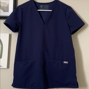 Wear Figs Casma scrub top in navy with 3 pockets
